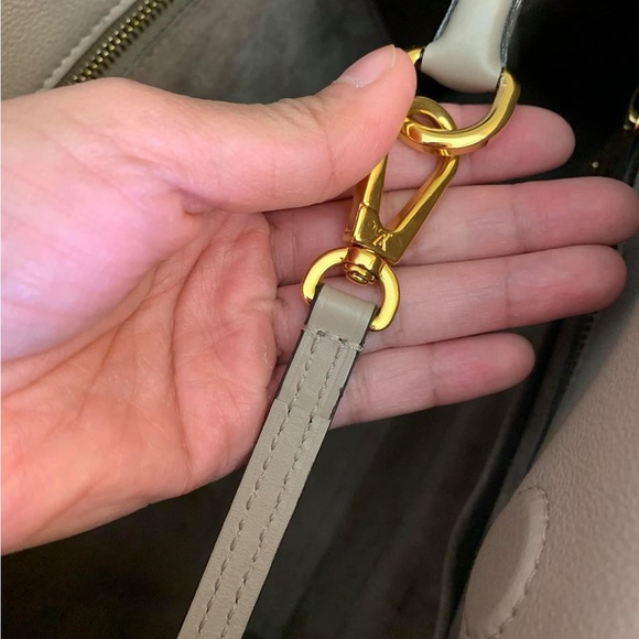 AUTHENTIC LOUIS VUITTON W PM GALET - Picture 10 of 15